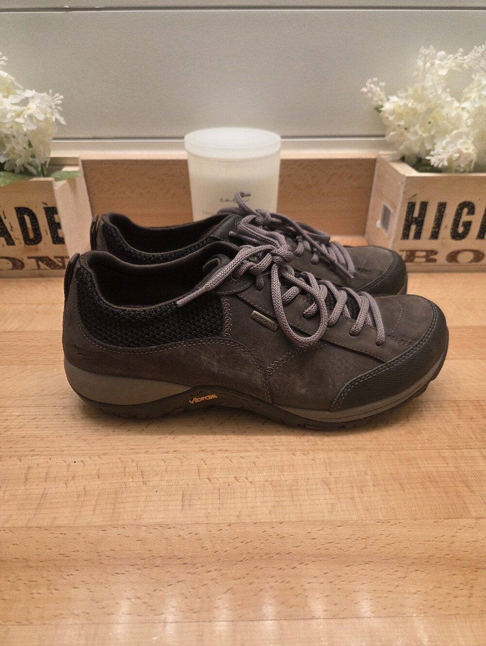 Dansko Paisley Waterproof Sneaker Brown Suede Leather Womens Size EU 40